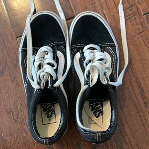 Black Old Skool Vans size 4 boys or 5.5 womens